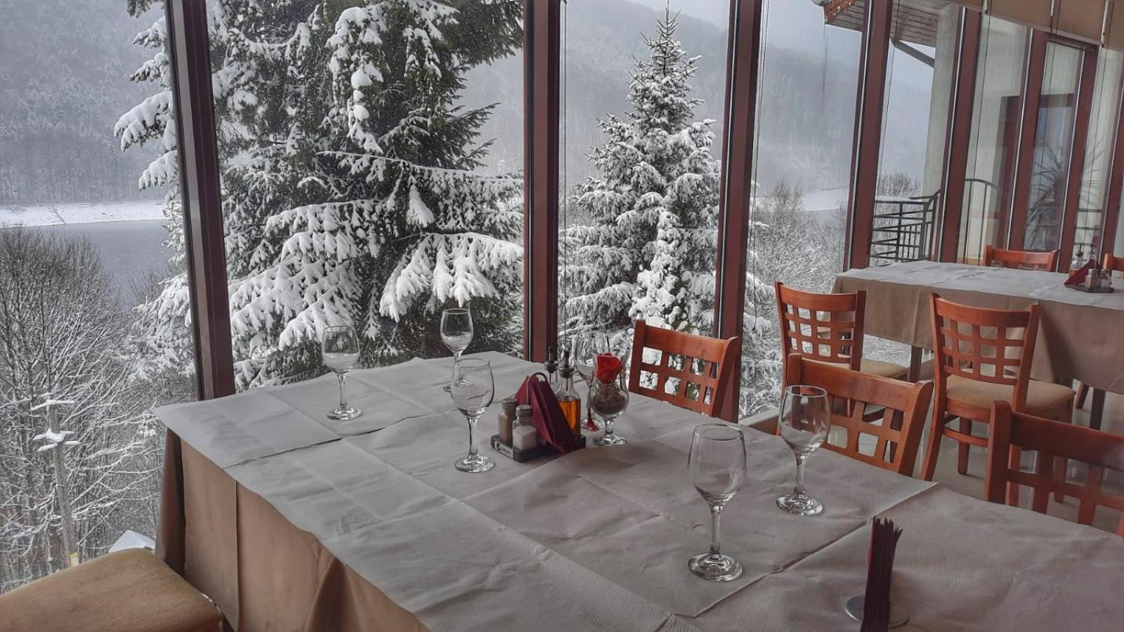Hotel Valea Cu Pesti Căpăţîneni-Ungureni Zewnętrze zdjęcie