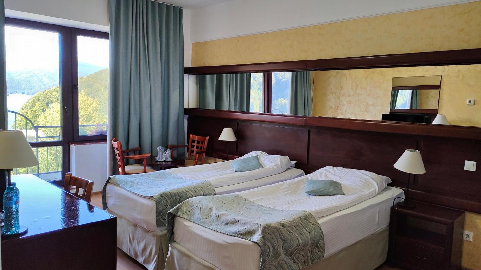 Hotel Valea Cu Pesti Căpăţîneni-Ungureni Zewnętrze zdjęcie