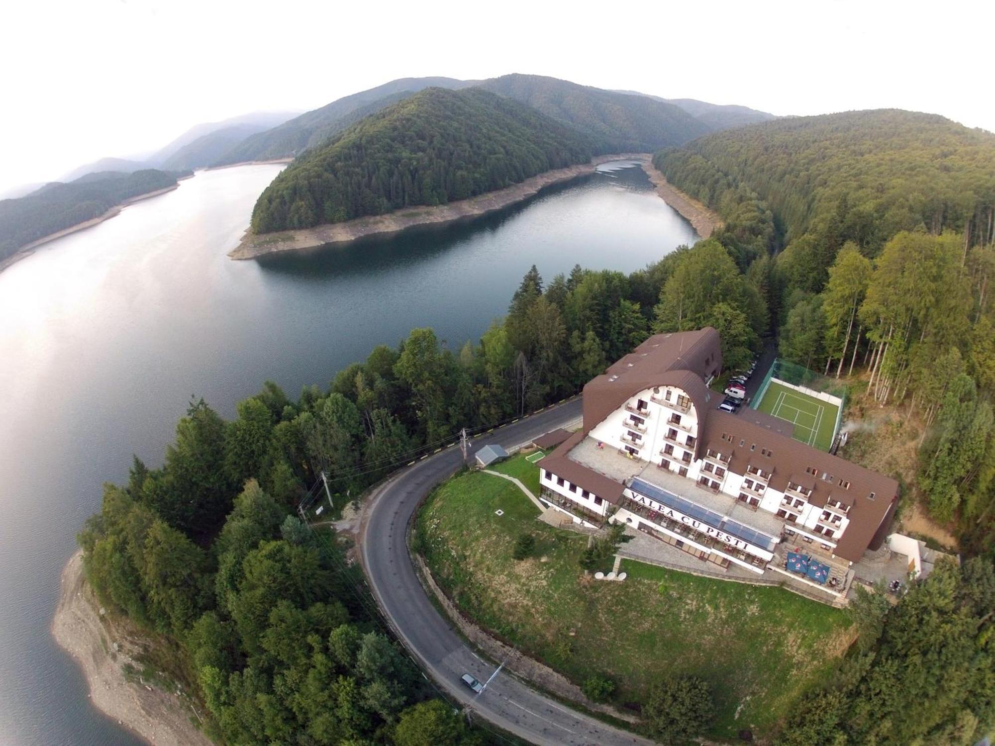 Hotel Valea Cu Pesti Căpăţîneni-Ungureni Zewnętrze zdjęcie